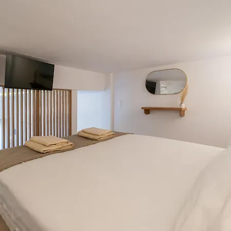 דירה Honey Loft *
